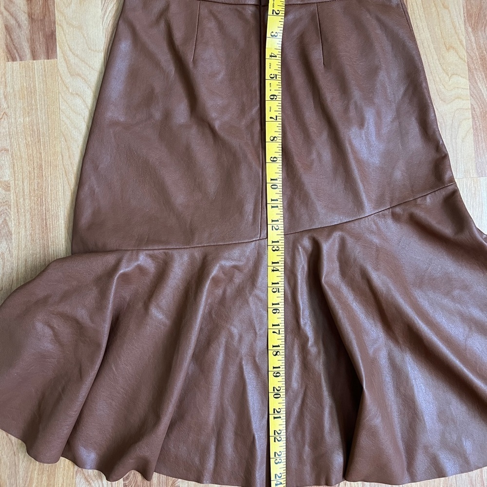 EUC Rebecca Taylor Brown Pencil Skirt Asymmetrical flounce vegan leather sz 0 - Picture 5 of 8